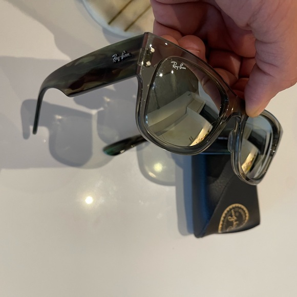 RAY-BAN
RB0840S Mega Wayfarer - Picture 8 of 8